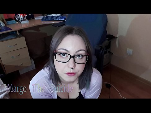 ❤️ Rapariga Sexy com Dildo de Óculos Chupa Profundamente na Câmara ❤❌ Porno real em nós ❤