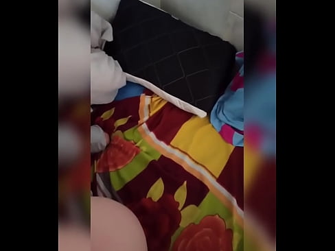 ❤️ A minha colega de quarto fica sozinha em casa porque o seu marido vai de férias e eu aproveito a oportunidade para a foder e encher-lhe o cu de leite ❤❌ Porno real em nós ❤